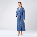 Trikotažinis moteriškas chalatas, ilgas su apykakle (kurima.lt)