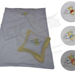 Satino patalynė su siuvinėjimu