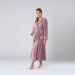 Moteriškas chalatas PURIENA ilgas su gobtuvu